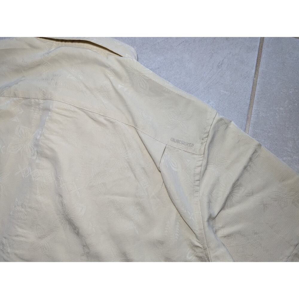 Quiksilver Men's XL Waterman Collection Camp Hawaiian Comfort Fit Textured - Picture 6 of 7